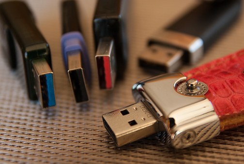 Clé USB personnalisable : goodies indispensable pour tous