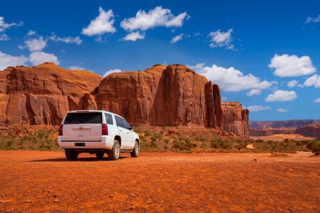 Comment bien préparer votre voiture pour un long voyage