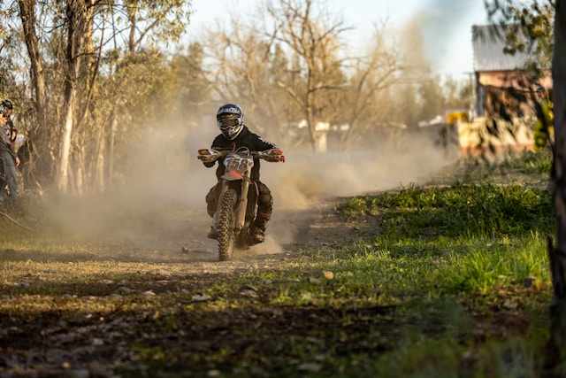 Top des destinations incontournables pour les passionnés de moto-cross